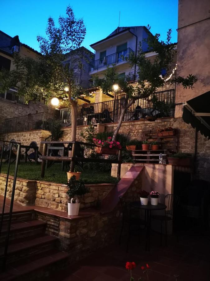Hotel Osteria Palazzo Ducale Castilenti Esterno foto